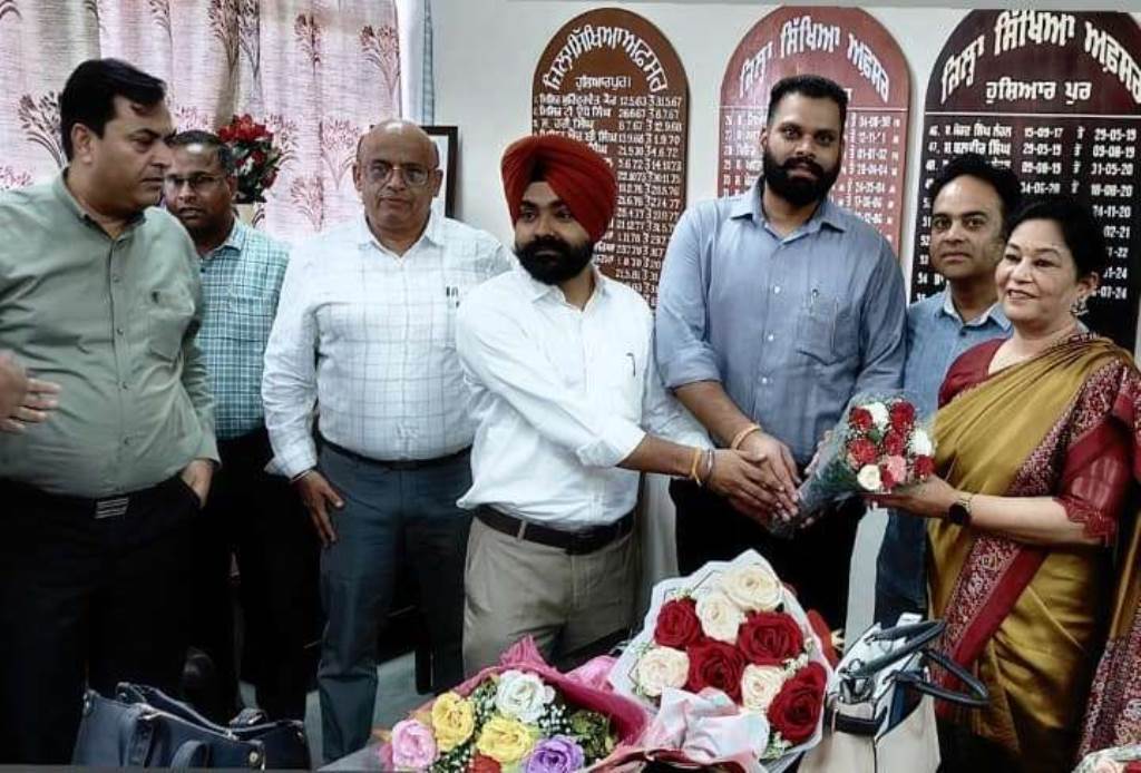 Newly appointed District Education Officer Secondary Hoshiarpur Mrs Harjinder Kaur Welcomed